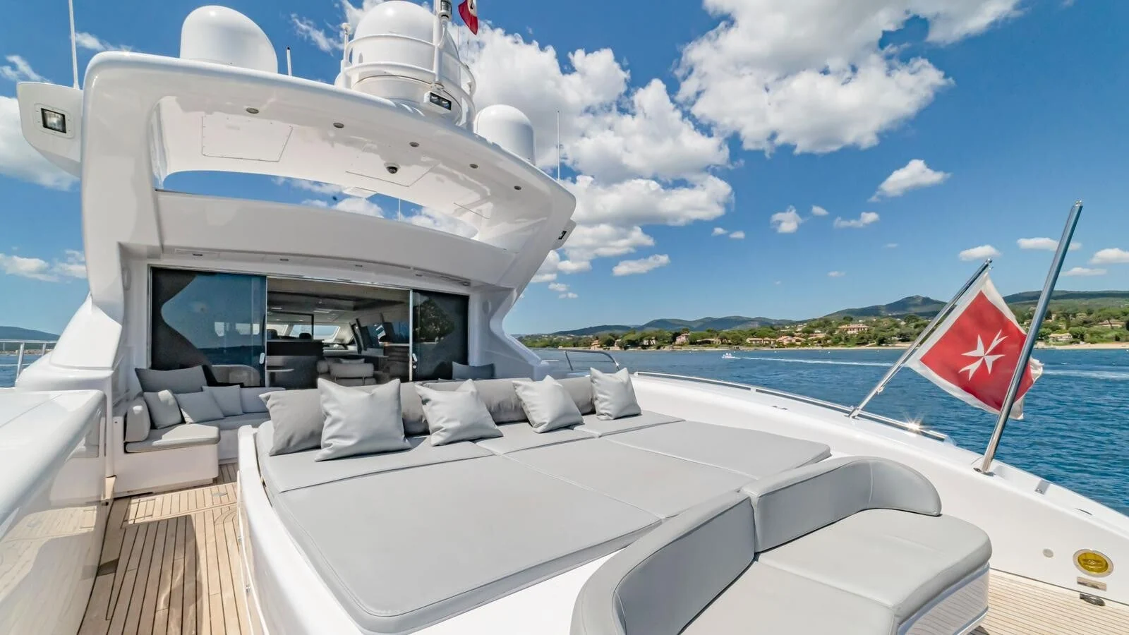 Mangusta 108 - photo 6 yacht charter Cannes