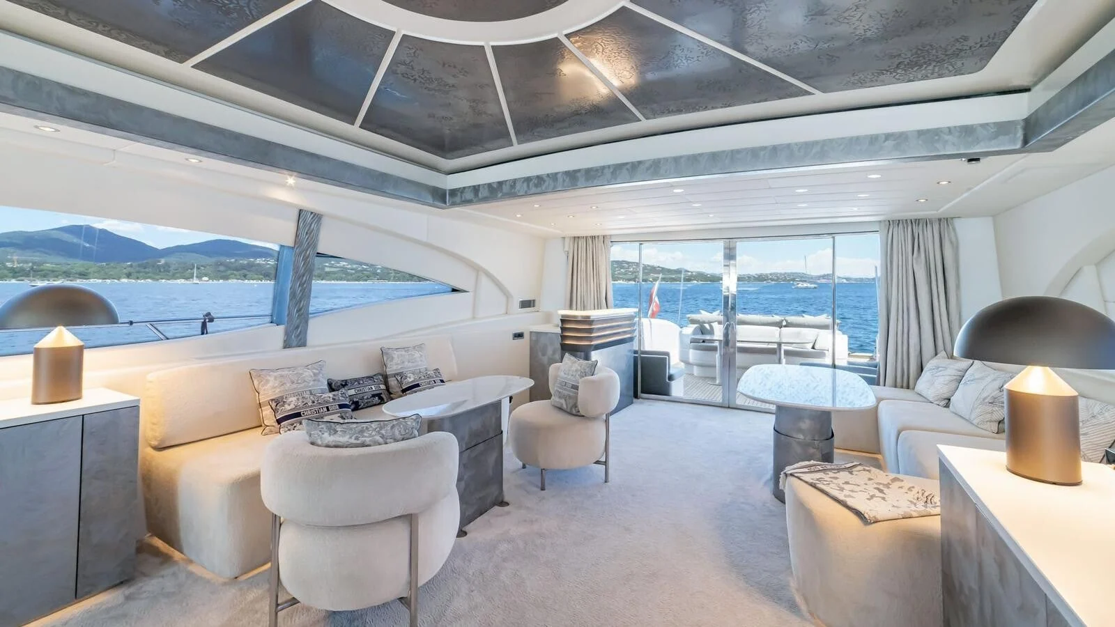 Mangusta 108 - photo 11 yacht charter Cannes