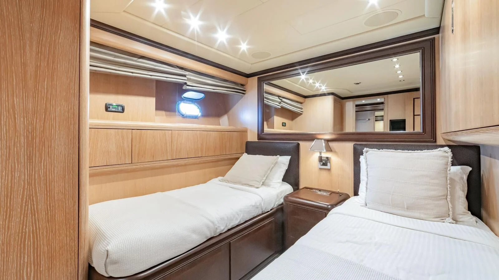 Mangusta 108 - photo 19 yacht charter Cannes