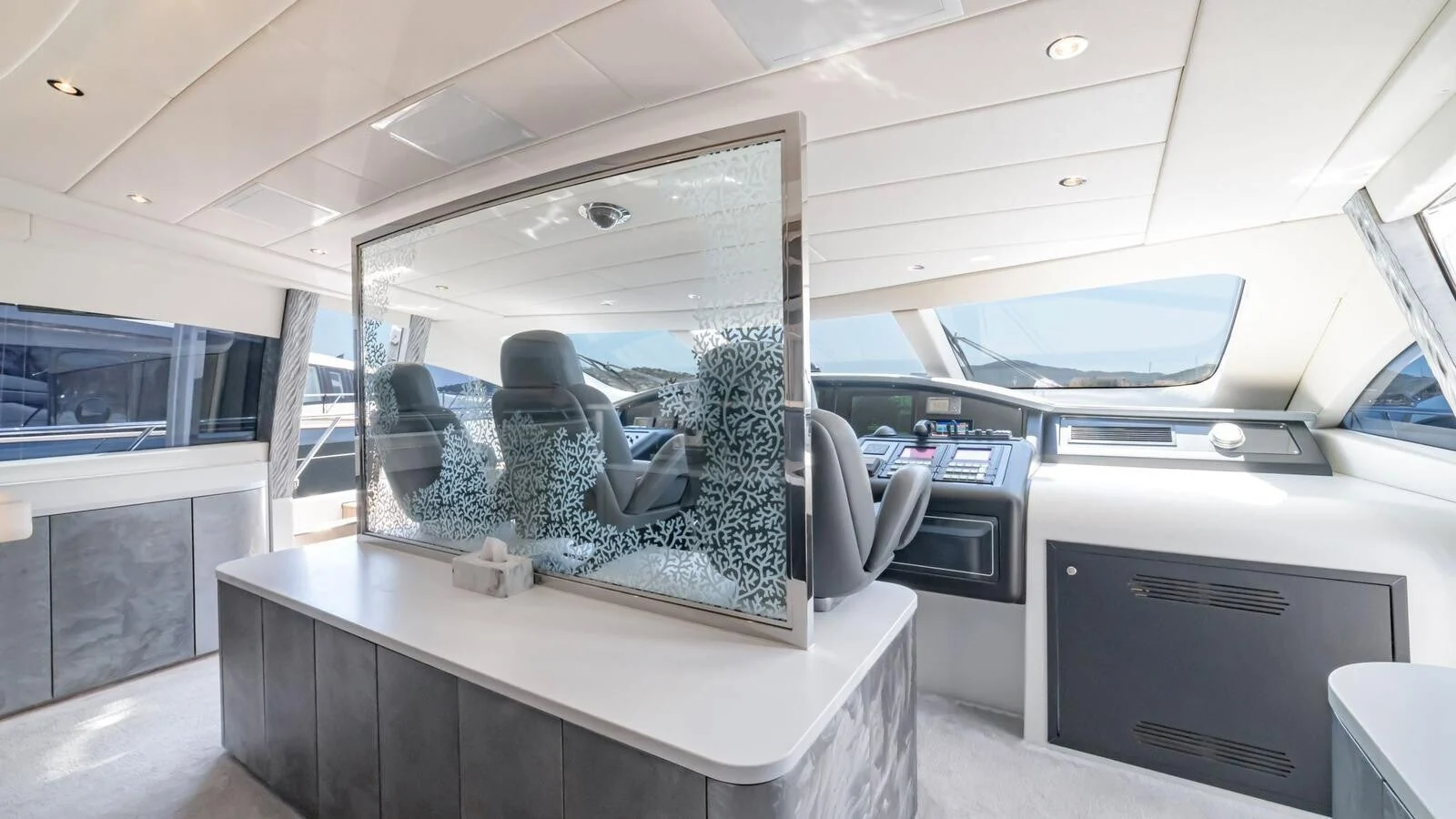 Mangusta 108 - photo 22 yacht charter Cannes