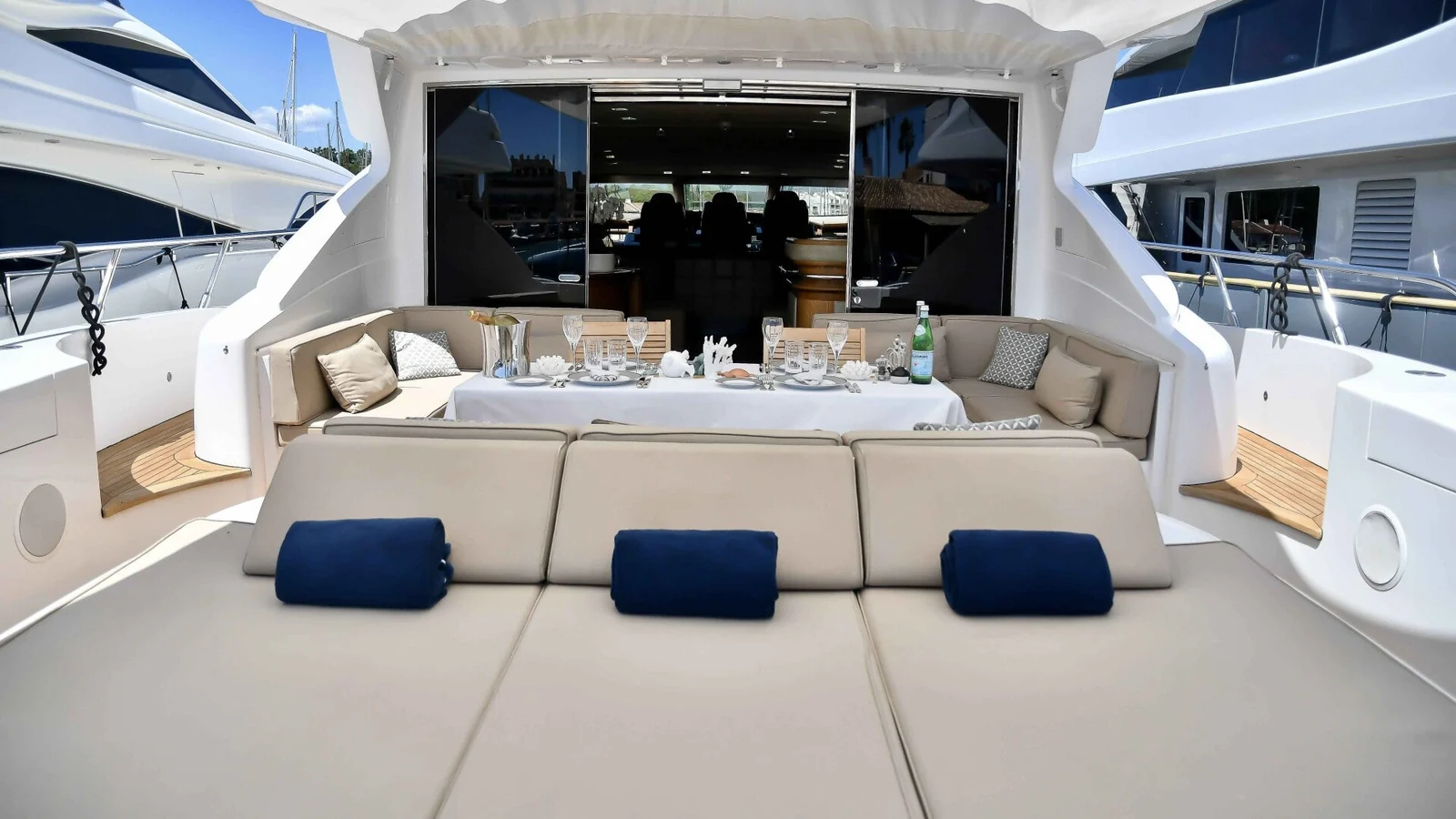 Mangusta 92 - photo 9 yacht charter Cannes