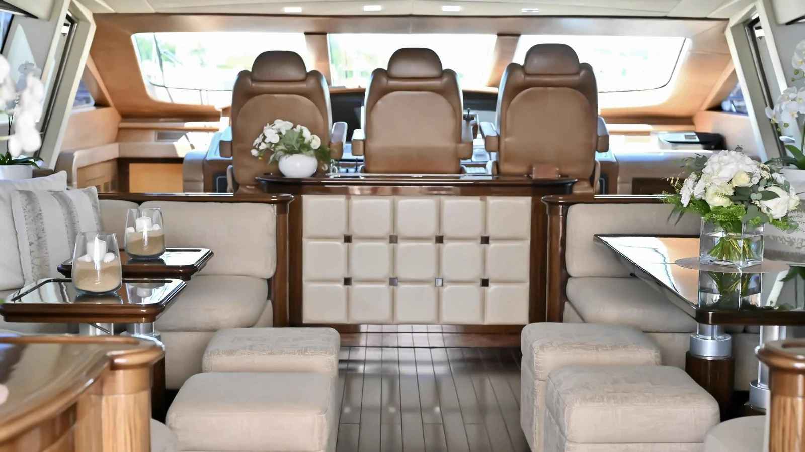 Mangusta 92 - photo 15 yacht charter Cannes