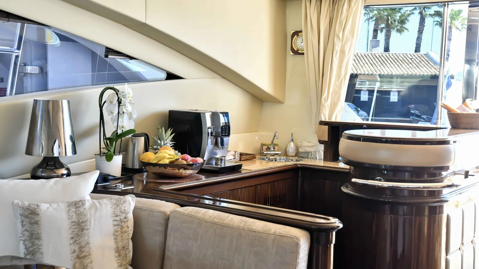 Mangusta 92 - photo 16 yacht charter Cannes