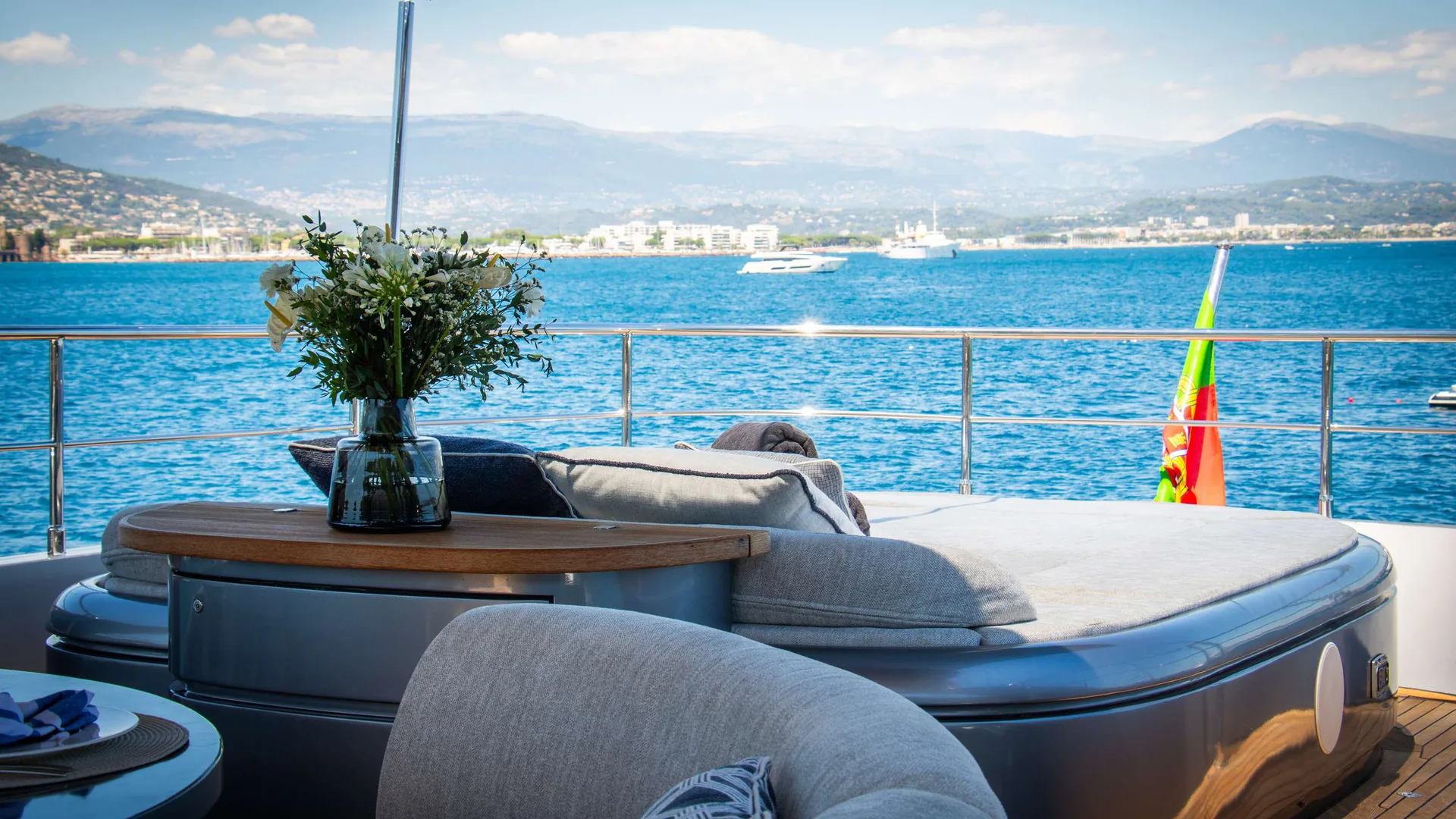 Matsu - photo 13 yacht charter Cannes