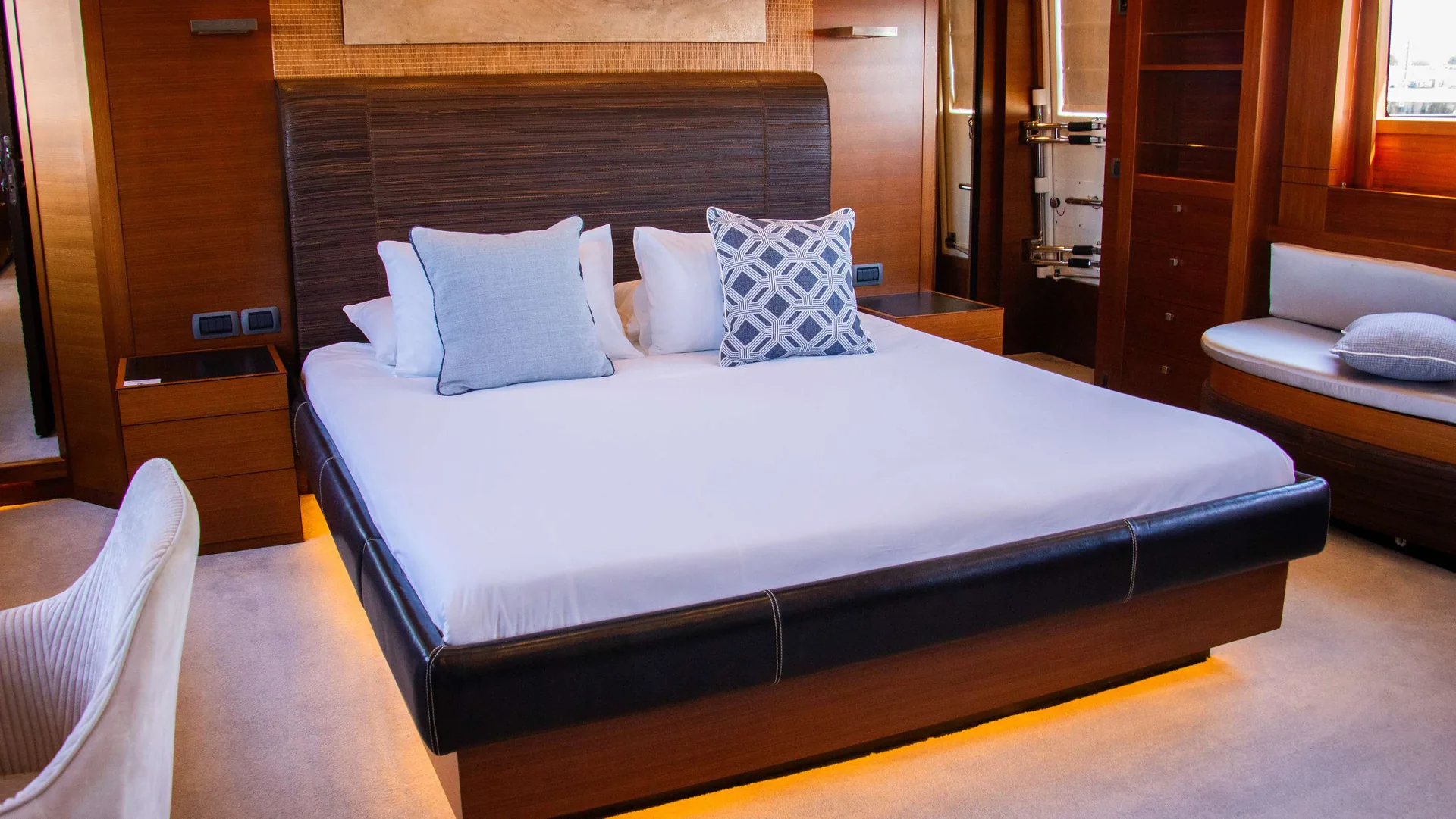 Matsu - photo 21 yacht charter Cannes