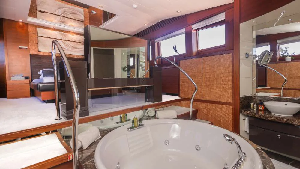 Matsu - photo 26 yacht charter Cannes