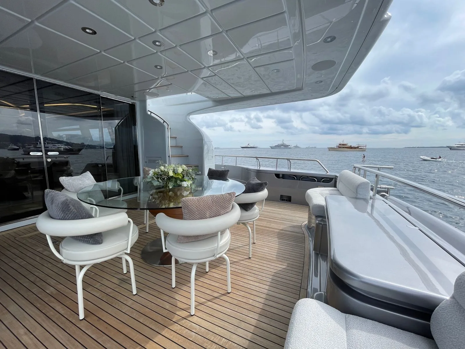 MAXI BEER - photo 2 yacht charter Cannes