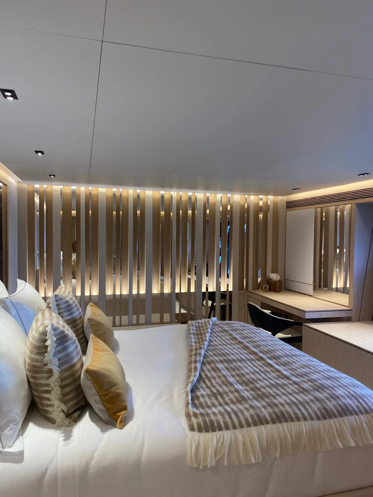 MAXI BEER - photo 10 yacht charter Cannes