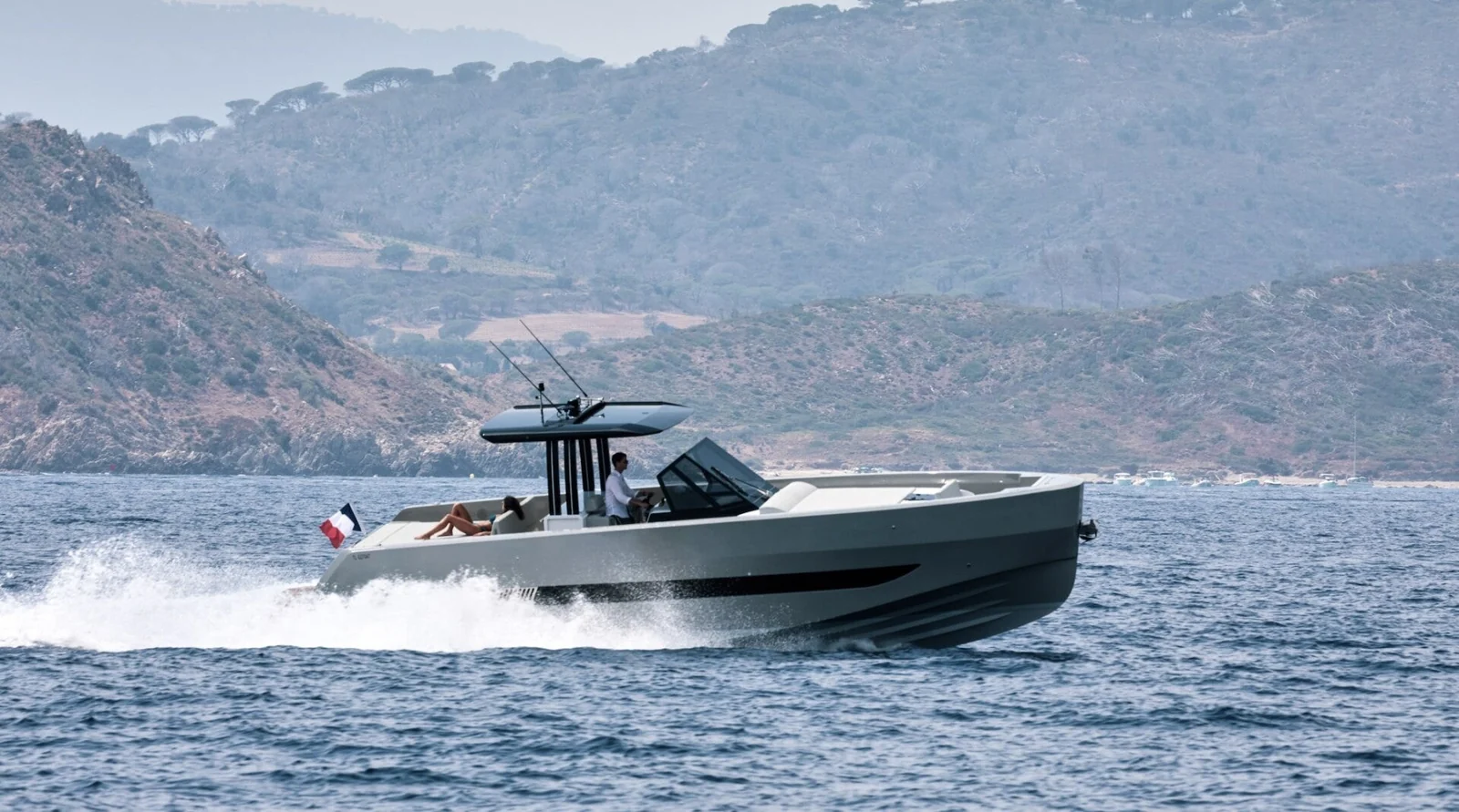 Tecnomar Yachts MED 42 - photo 1 yacht charter Cannes