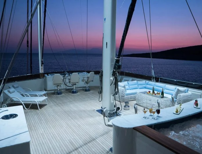 MEIRA - photo 11, MEIRA yacht charter