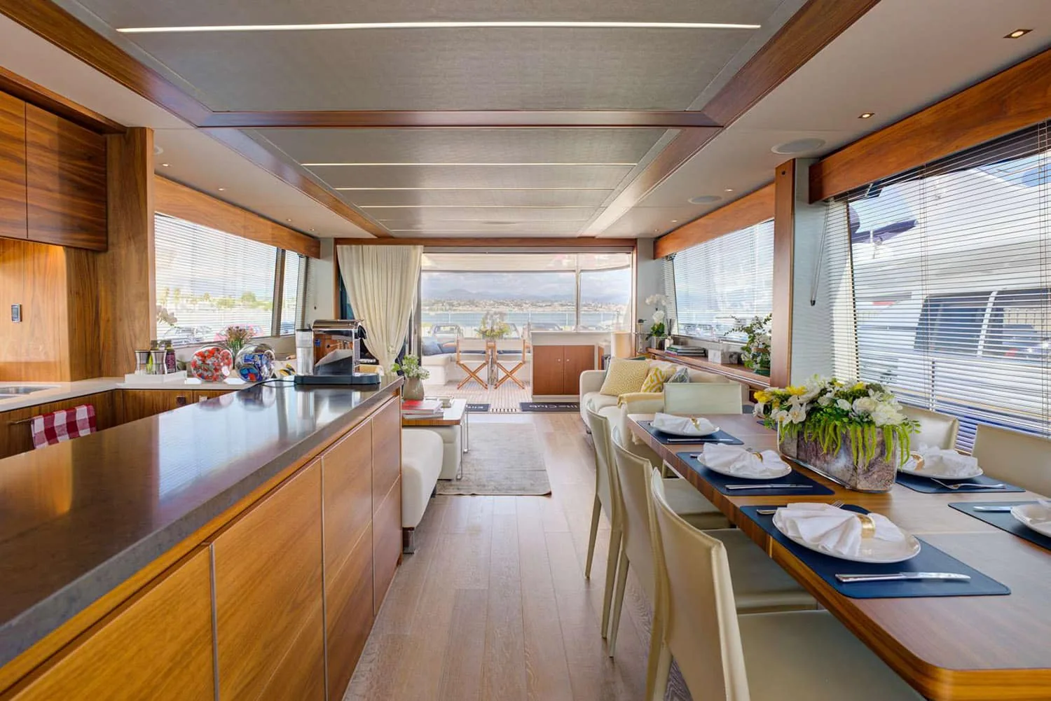 MIKEL ANGELO - photo 13 yacht charter Cannes