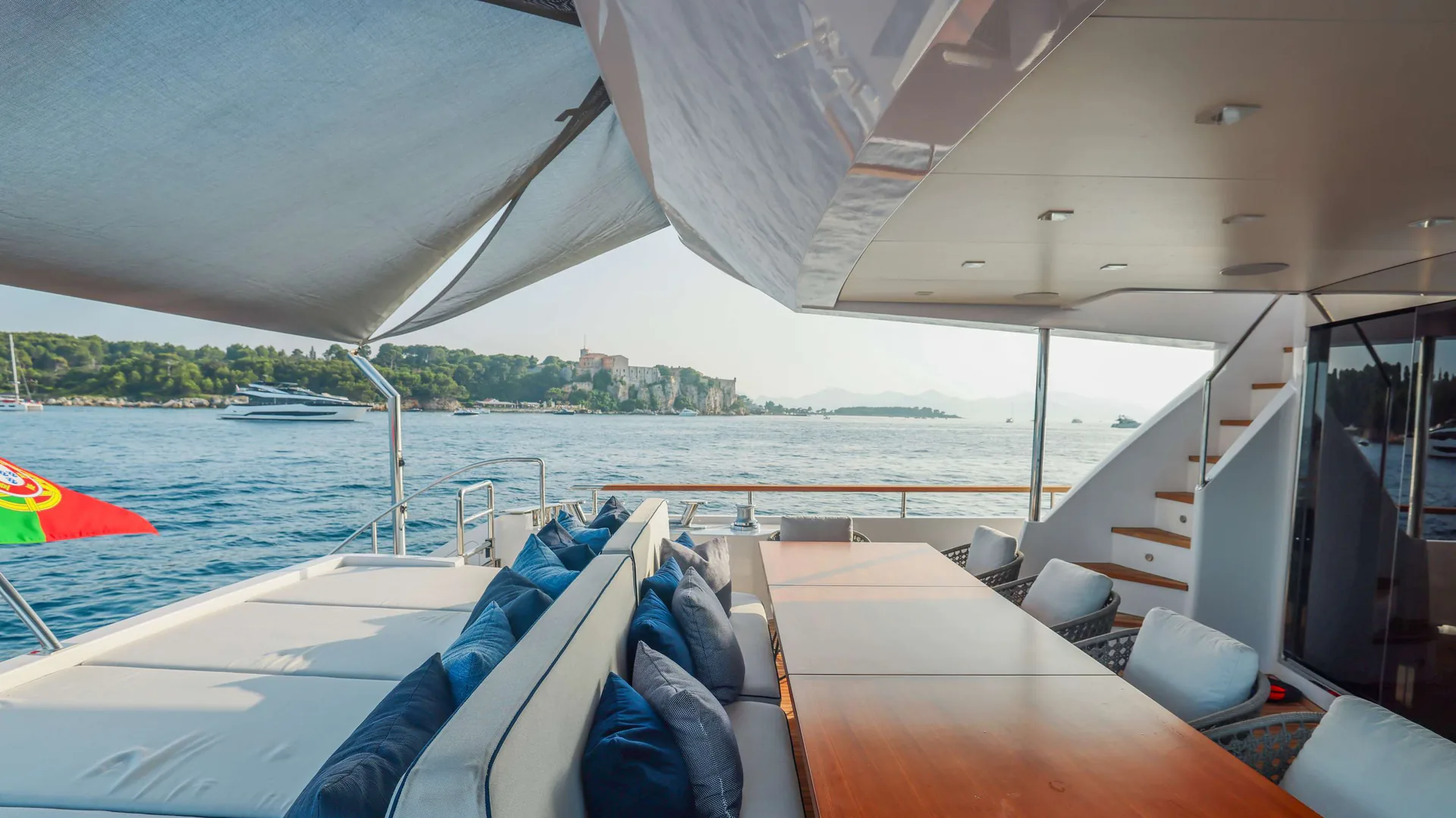 Millesime - photo 15 yacht charter Cannes