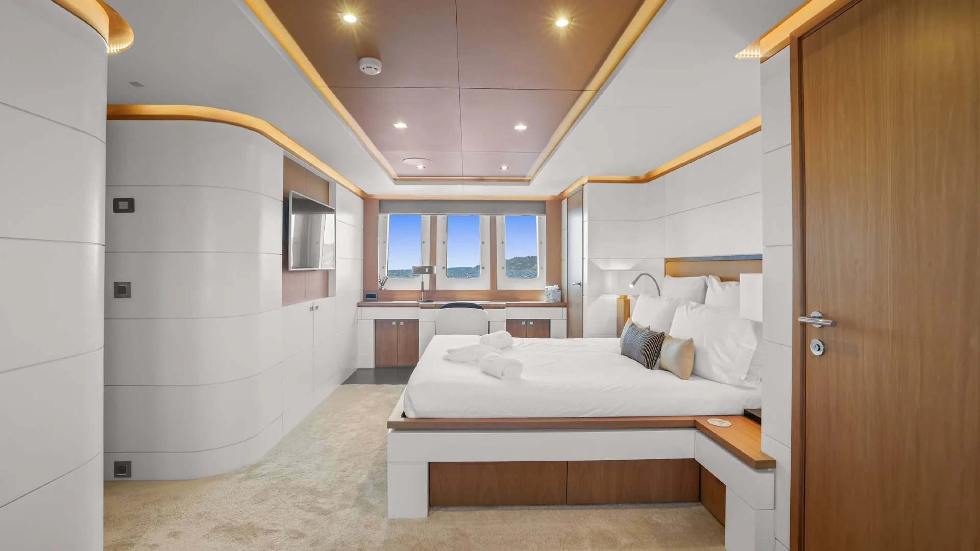 Millesime - photo 21 yacht charter Cannes