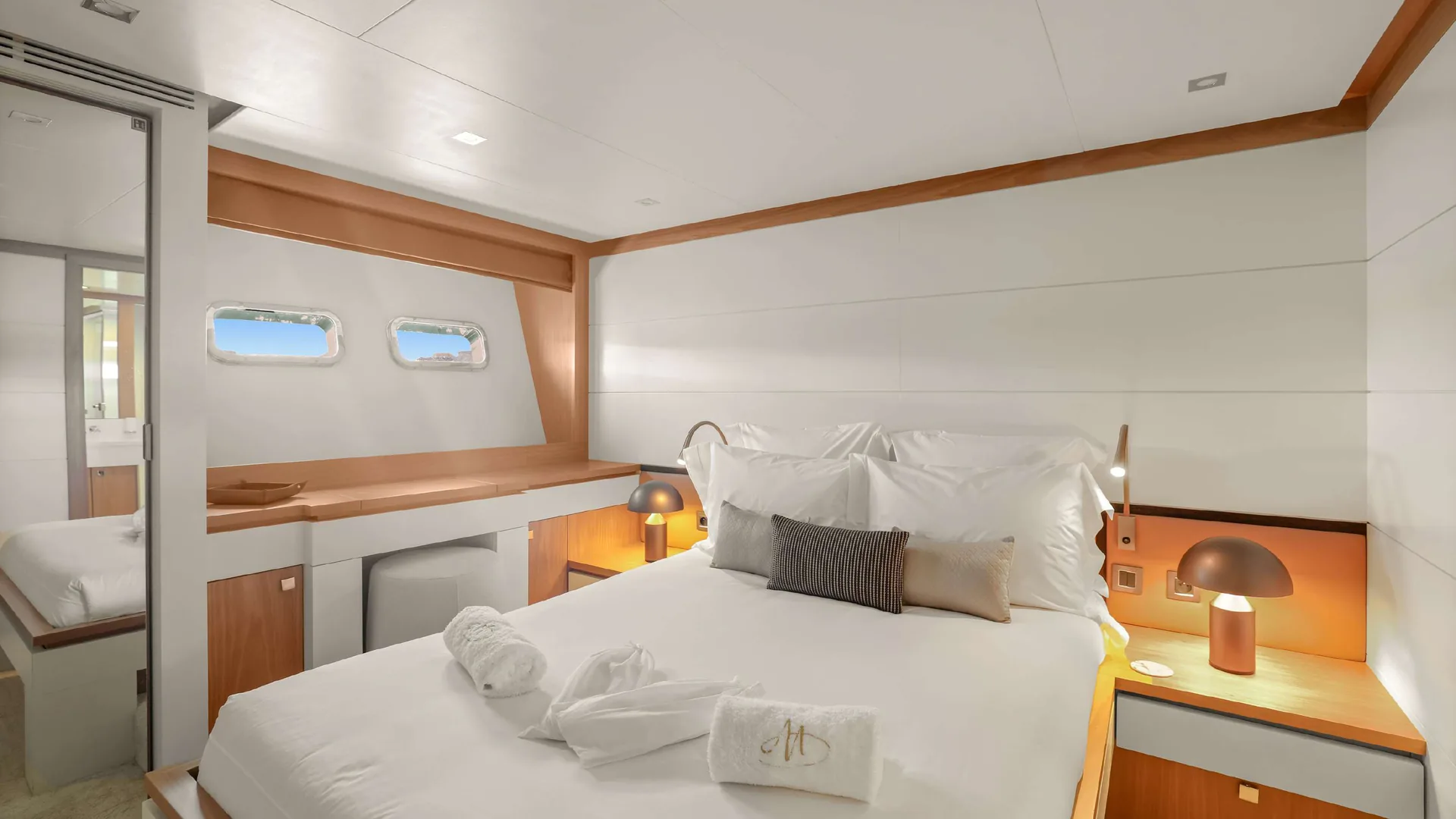 Millesime - photo 22 yacht charter Cannes