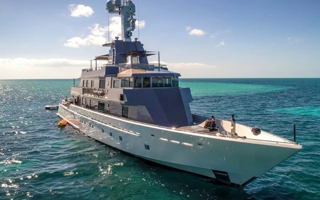 MIZU - superyacht for week charter