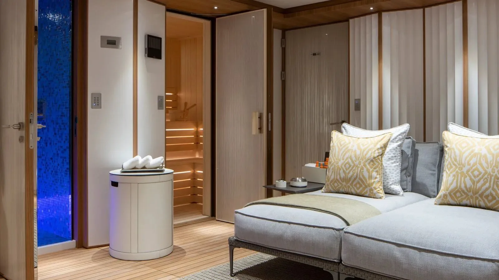 MOSKITO - photo 39 yacht charter Cannes