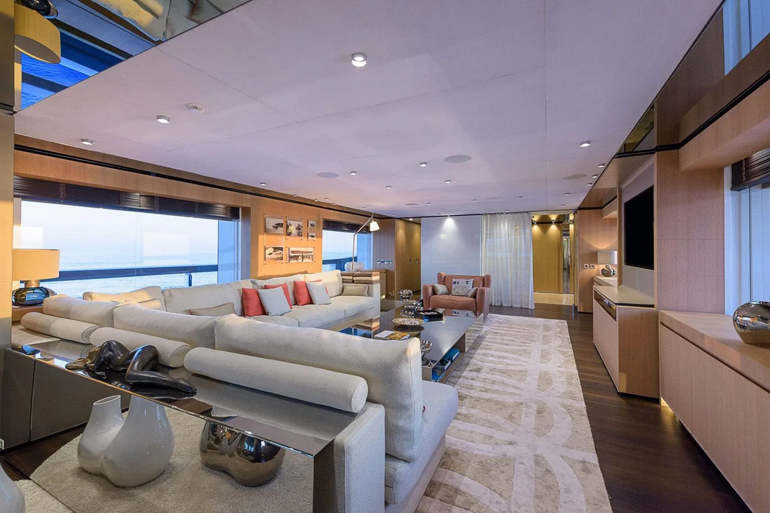 MR T - photo 16 yacht charter Cannes