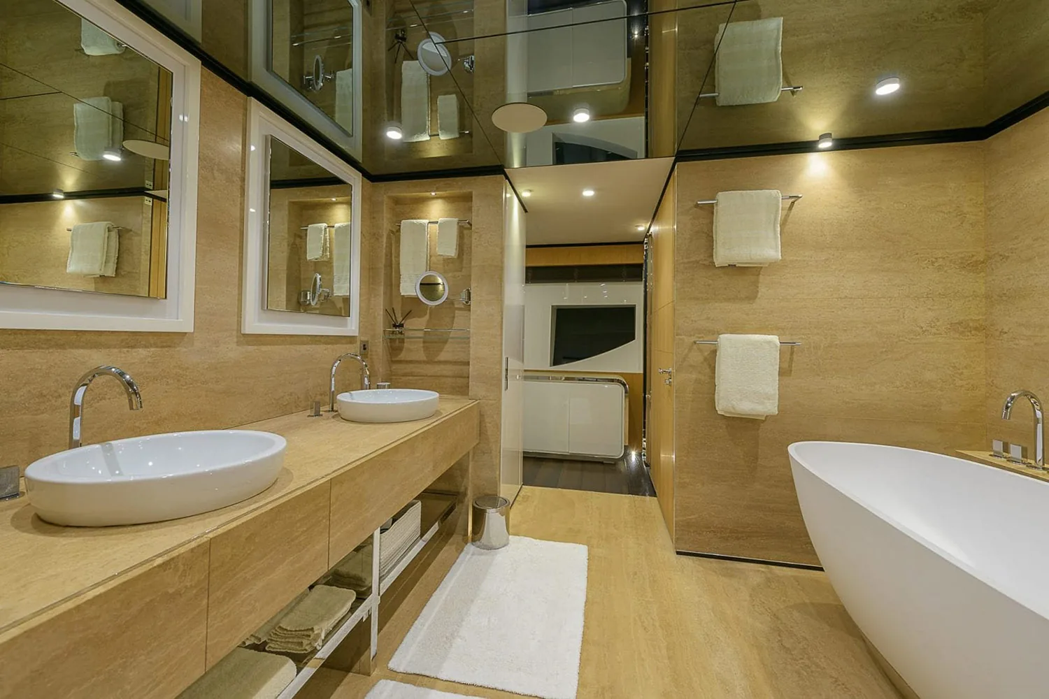 MR T - photo 22 yacht charter Cannes