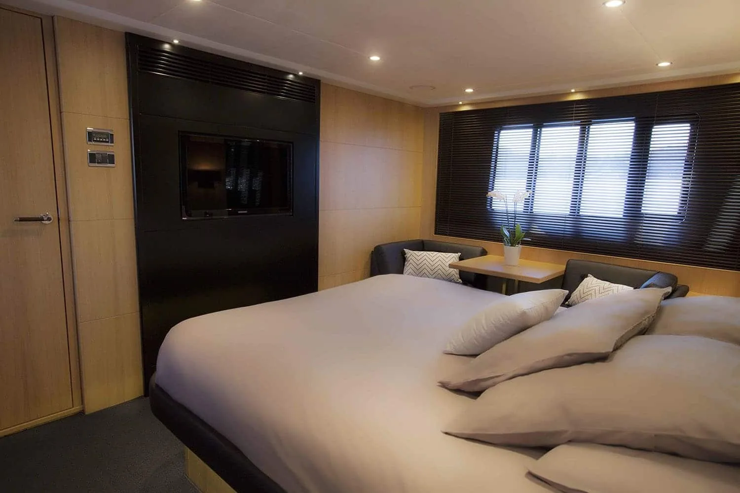 OBSESSIO - photo 13 yacht charter Cannes