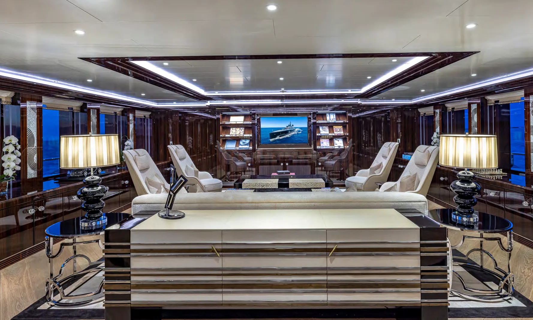 OKTO - photo 5 yacht charter Cannes