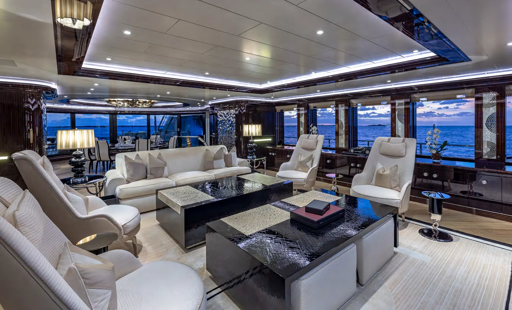 OKTO - photo 6 yacht charter Cannes