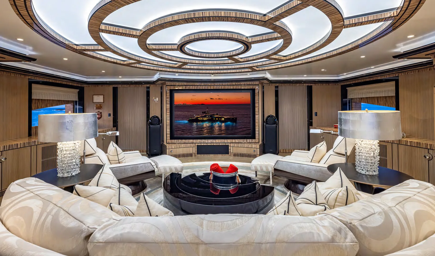 OKTO - photo 28 yacht charter Cannes