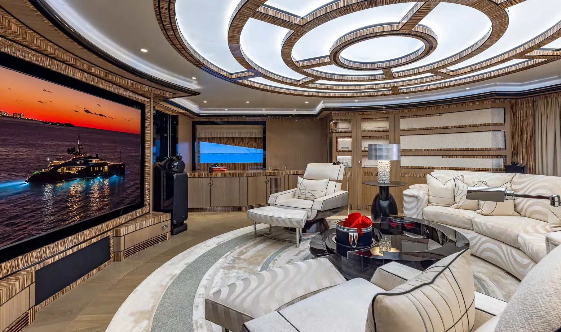 OKTO - photo 29 yacht charter Cannes