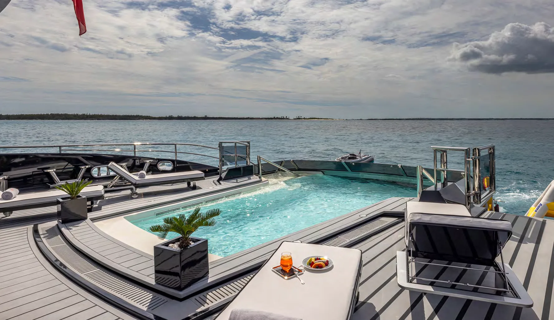 OKTO - photo 32 yacht charter Cannes