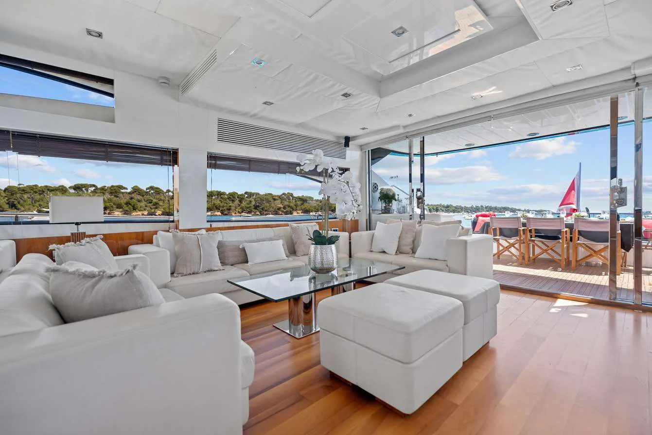 Palumba - photo 16 yacht charter Cannes