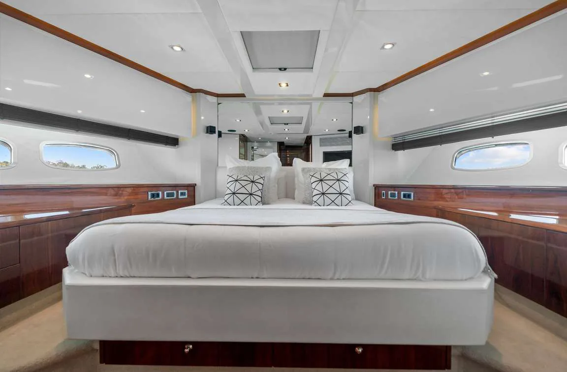 Palumba - photo 27 yacht charter Cannes