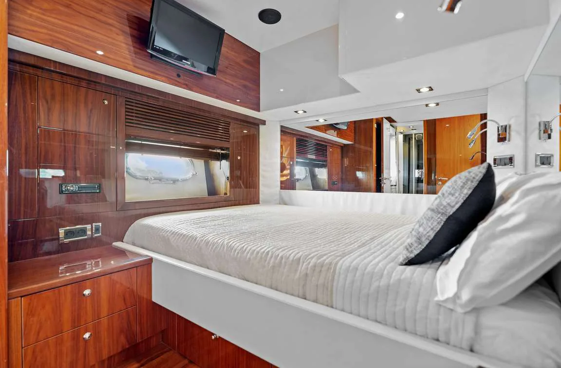 Palumba - photo 31 yacht charter Cannes