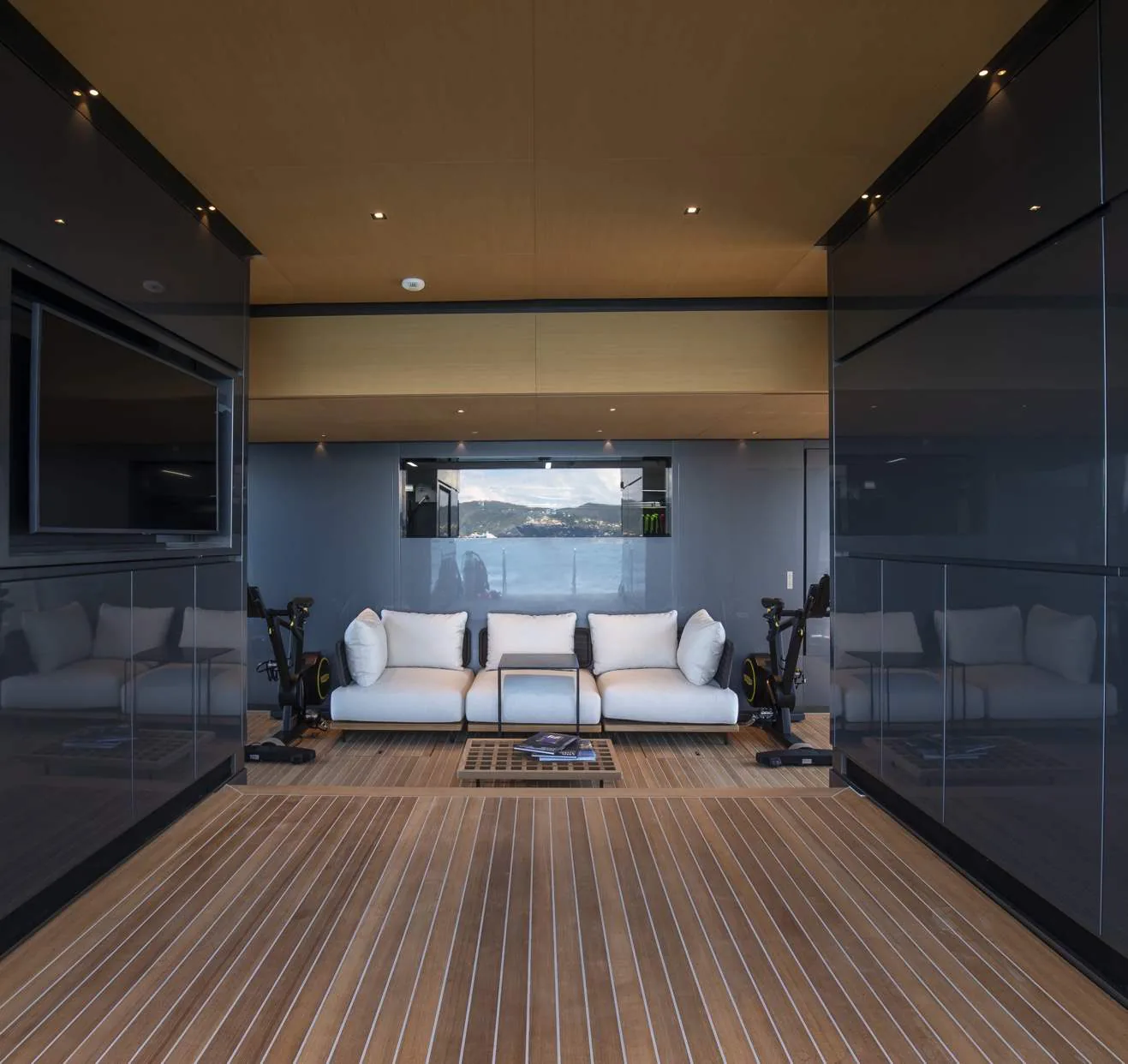 Panam - photo 15 yacht charter Cannes