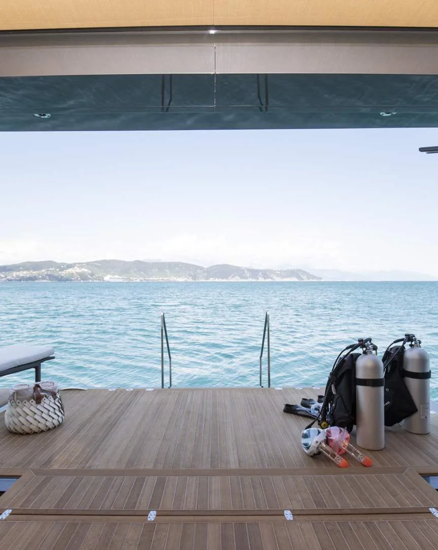 Panam - photo 17 yacht charter Cannes
