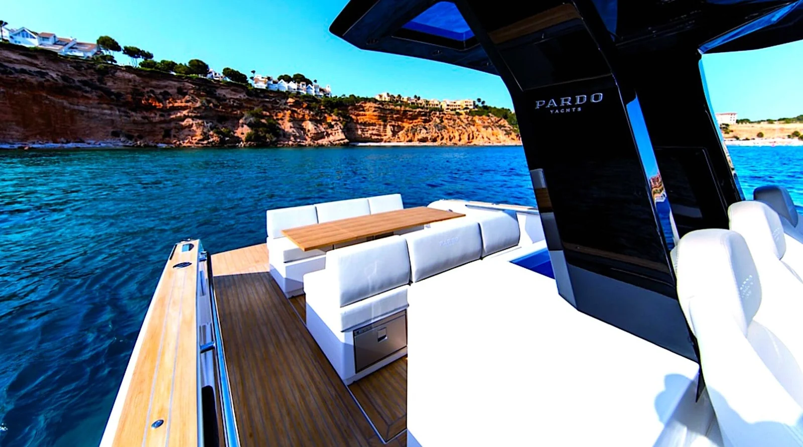Pardo 38 - photo 8 yacht charter Cannes