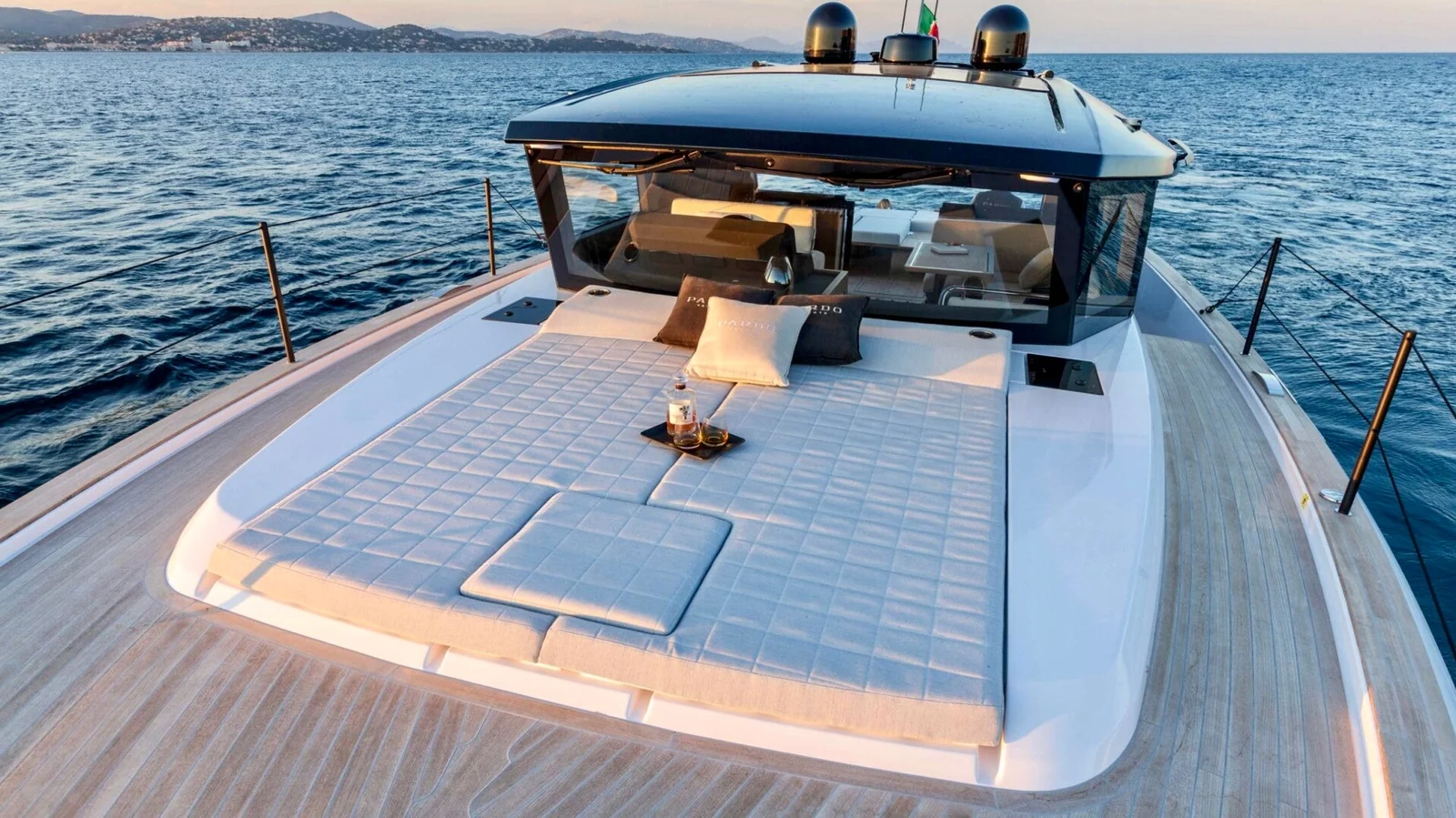 Pardo 52 GT - photo 7 yacht charter Cannes