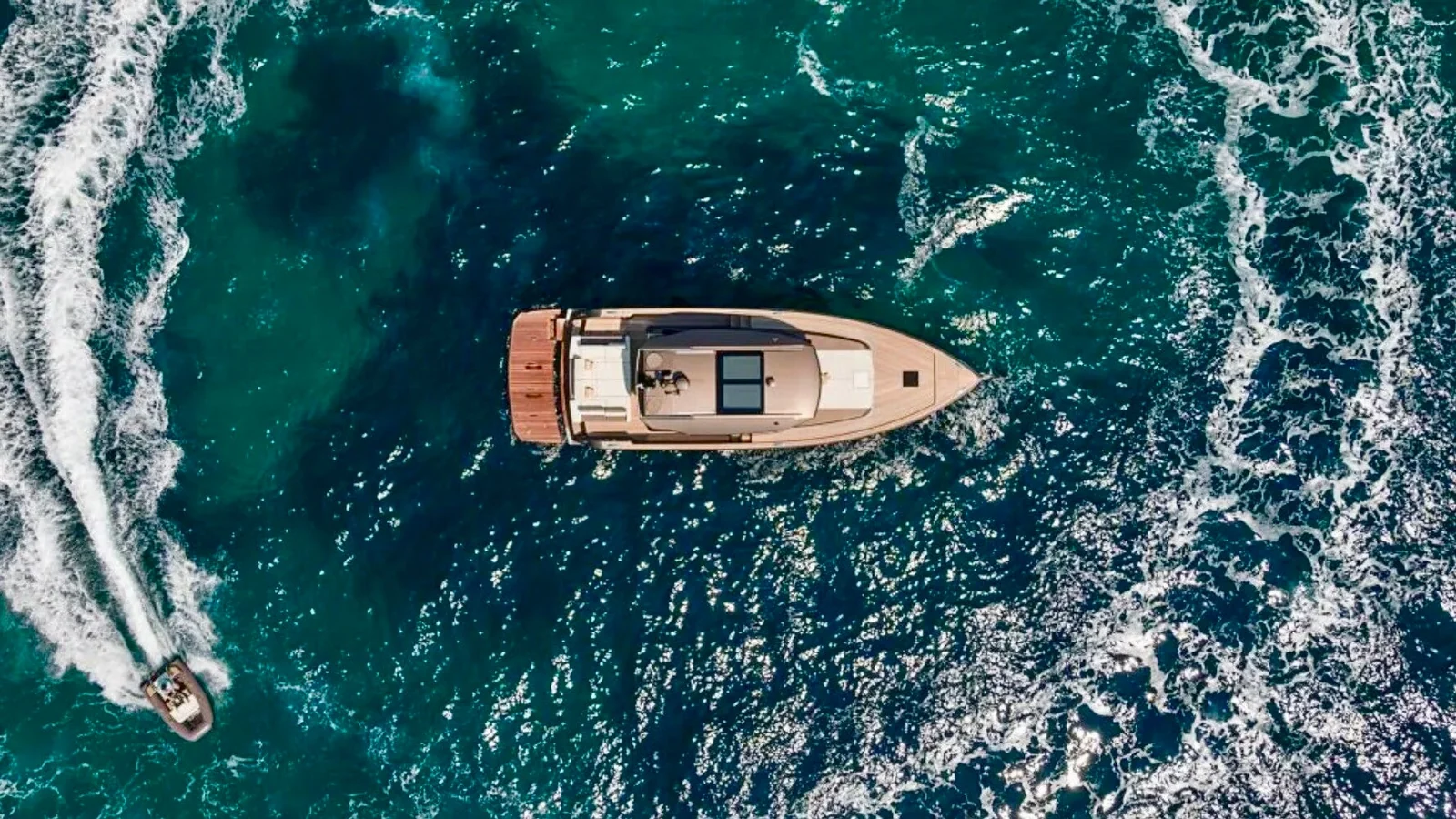Pardo 52 GT - photo 9 yacht charter Cannes