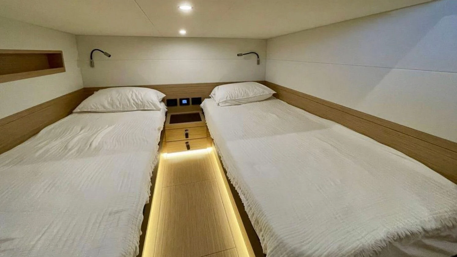 Pardo 52 GT - photo 14 yacht charter Cannes