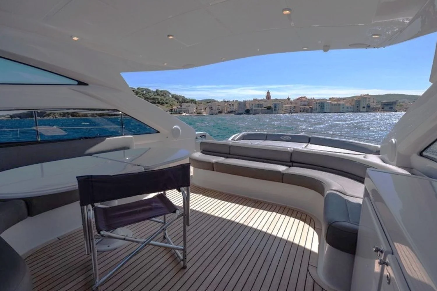 Pershing 56 - photo 4 yacht charter Cannes