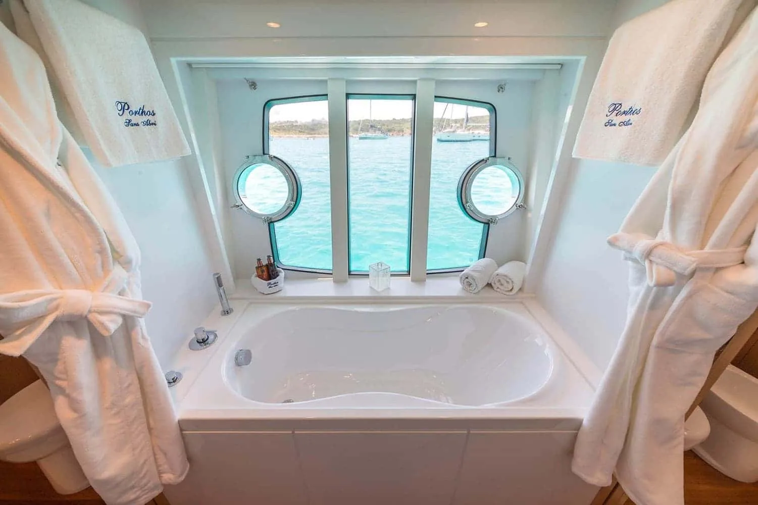 PORTHOS - photo 29 yacht charter Cannes