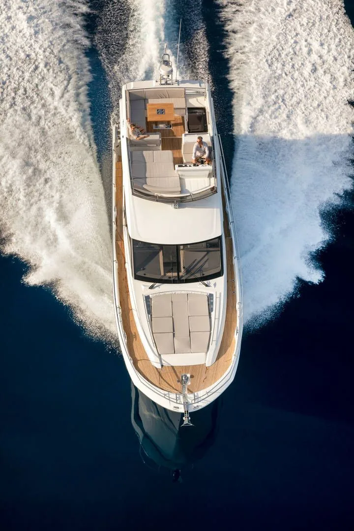 Prestige 520 Fly - photo 12 yacht charter Cannes