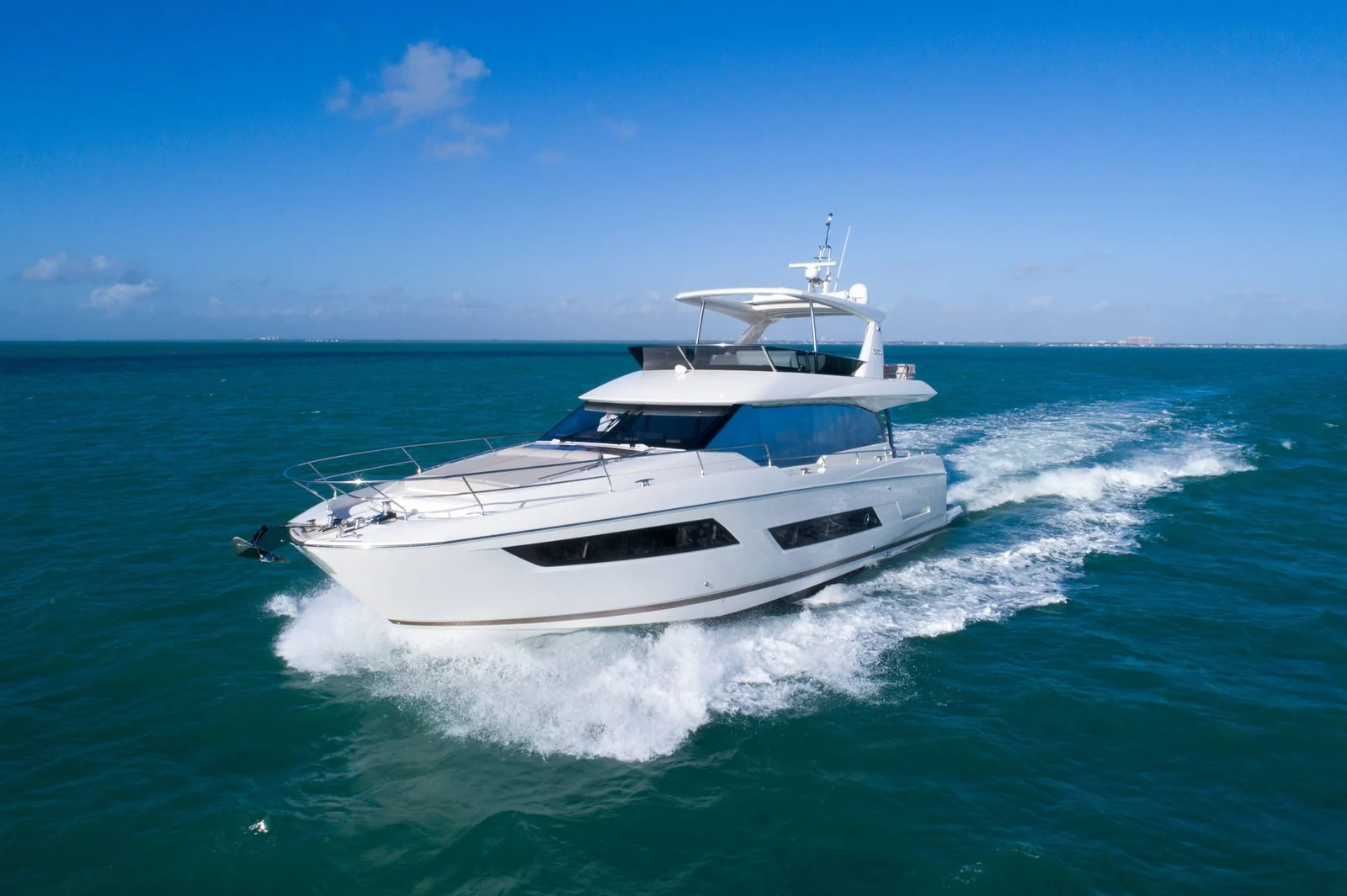 Prestige 680 - photo 1 yacht charter Cannes