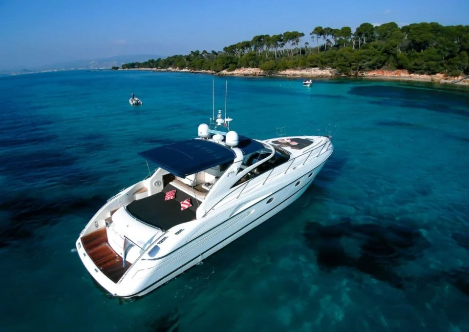 Princess V50 - photo 4 yacht charter Cannes