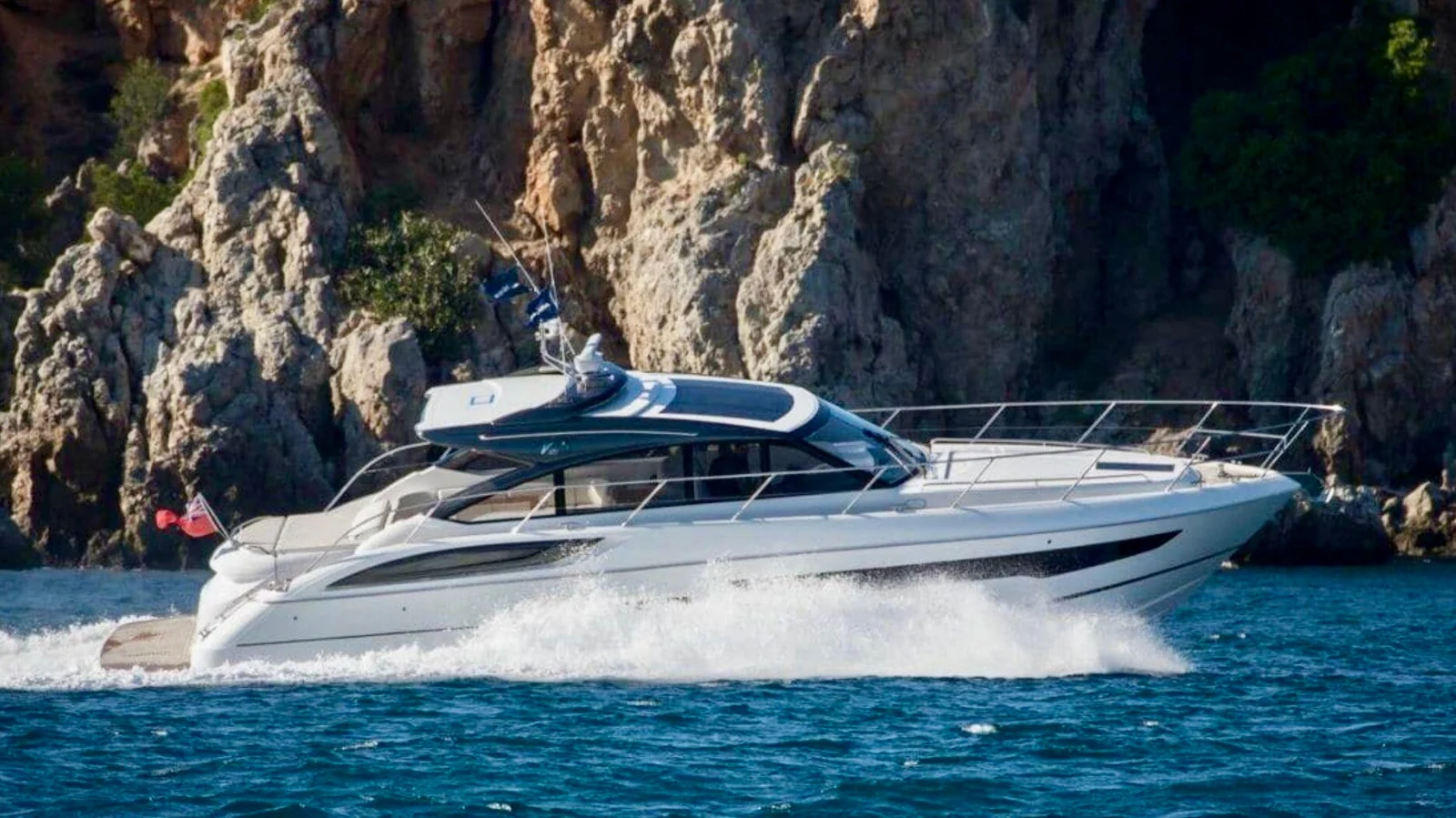 Princess V58 - photo 6 yacht charter Cannes