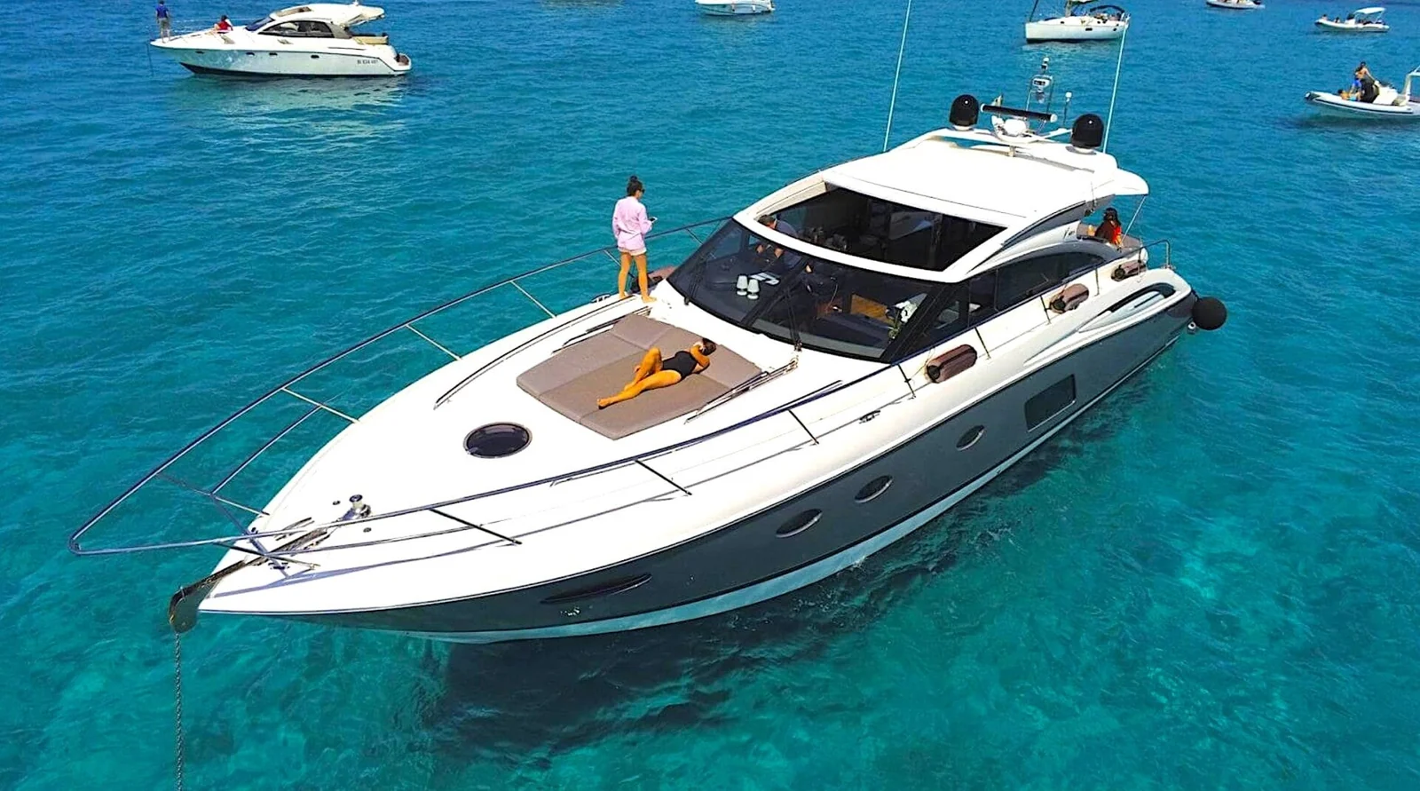 Princess V62 Sport - photo 3 yacht charter Cannes