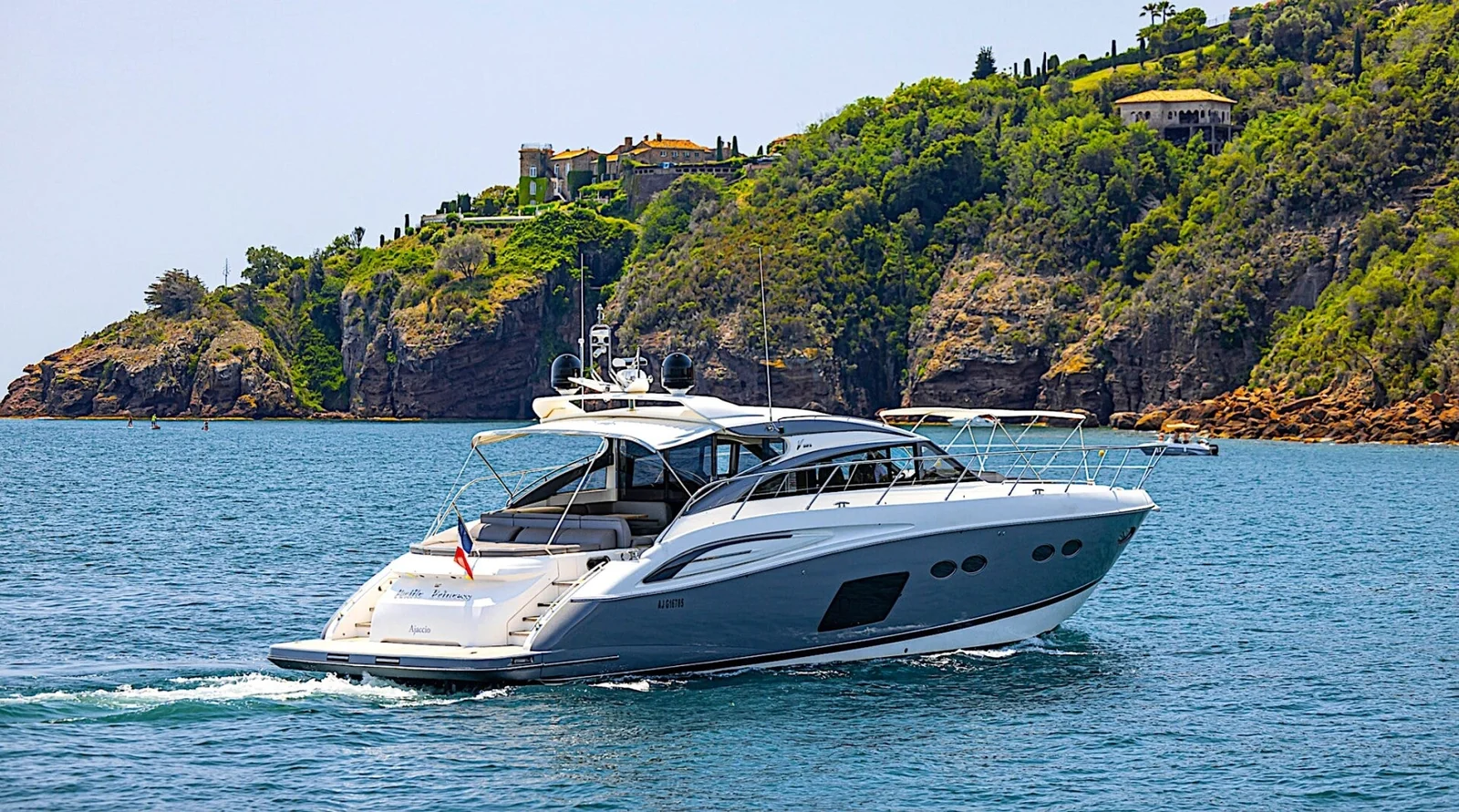 Princess V62 Sport - photo 4 yacht charter Cannes