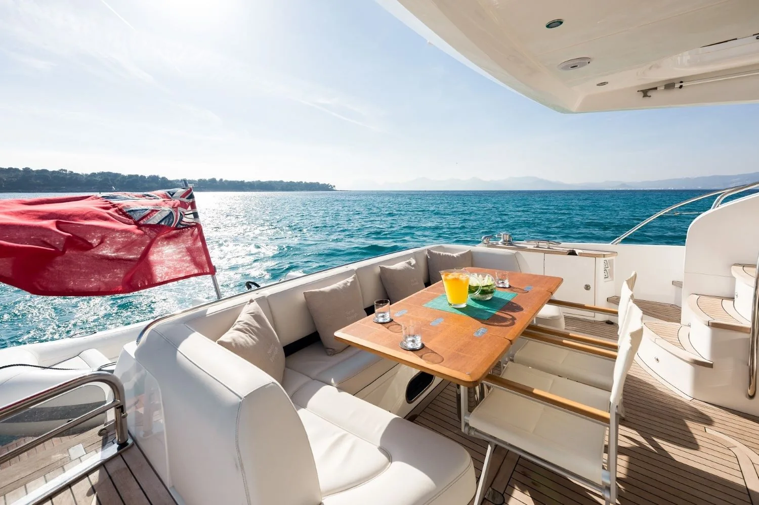 PRINCESS V64 - photo 6 yacht charter Cannes