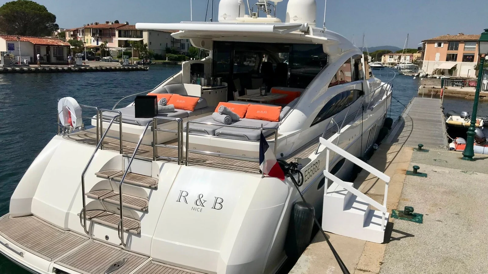 Princess V70 - photo 4 yacht charter Cannes