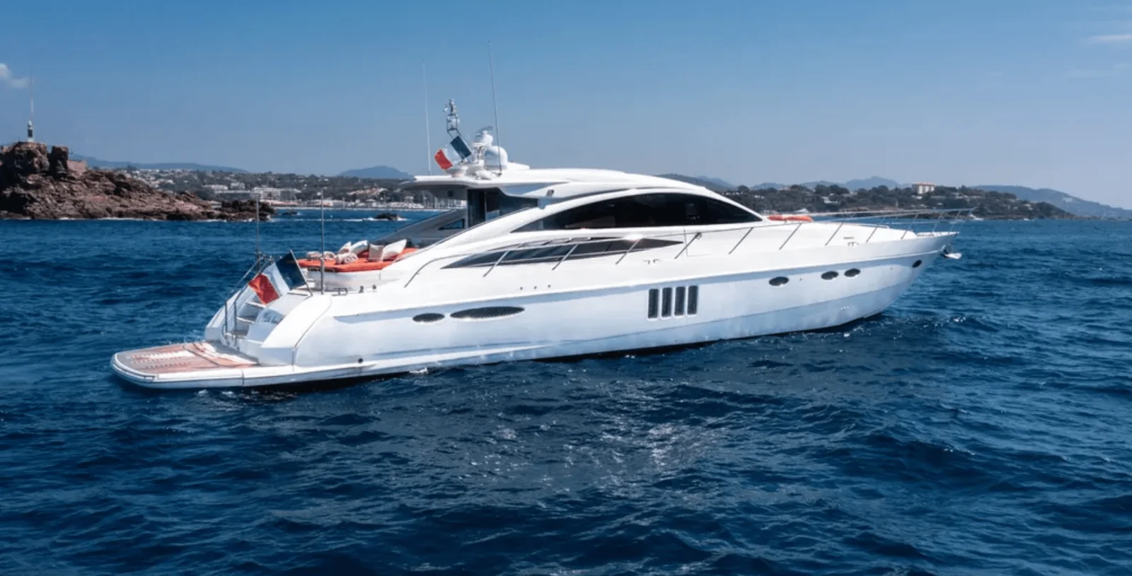 Princess V70 - photo 7 yacht charter Cannes
