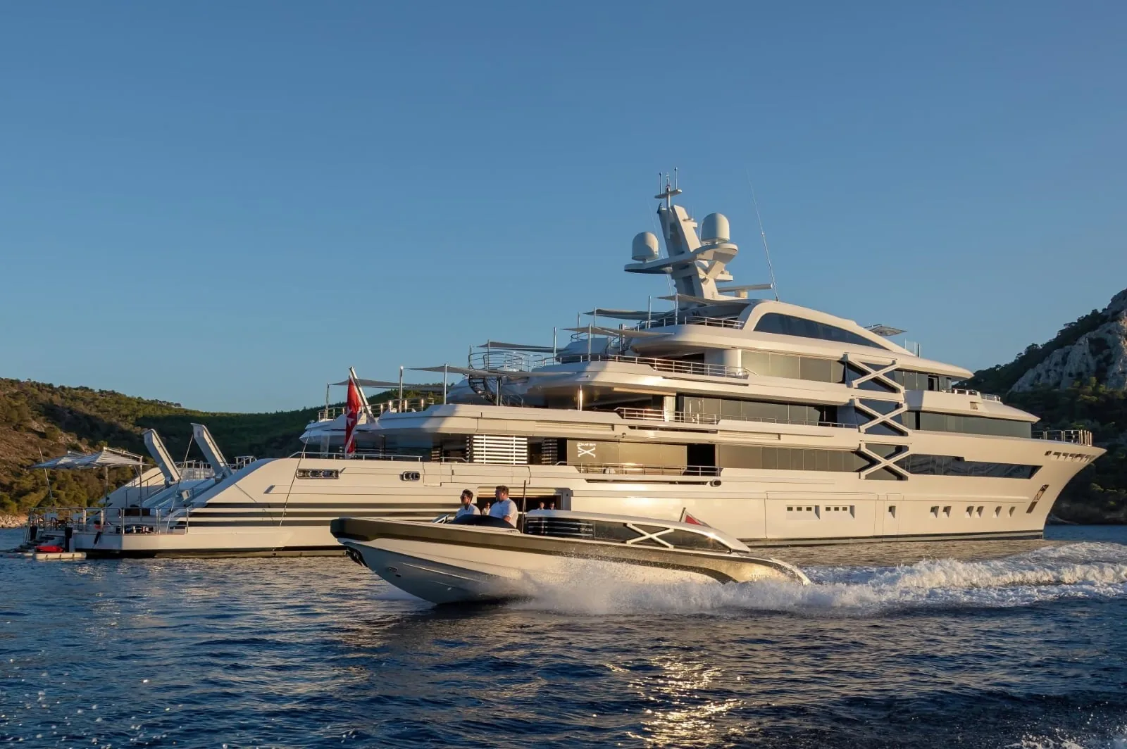 PROJECT X - photo 1 location yacht Cannes