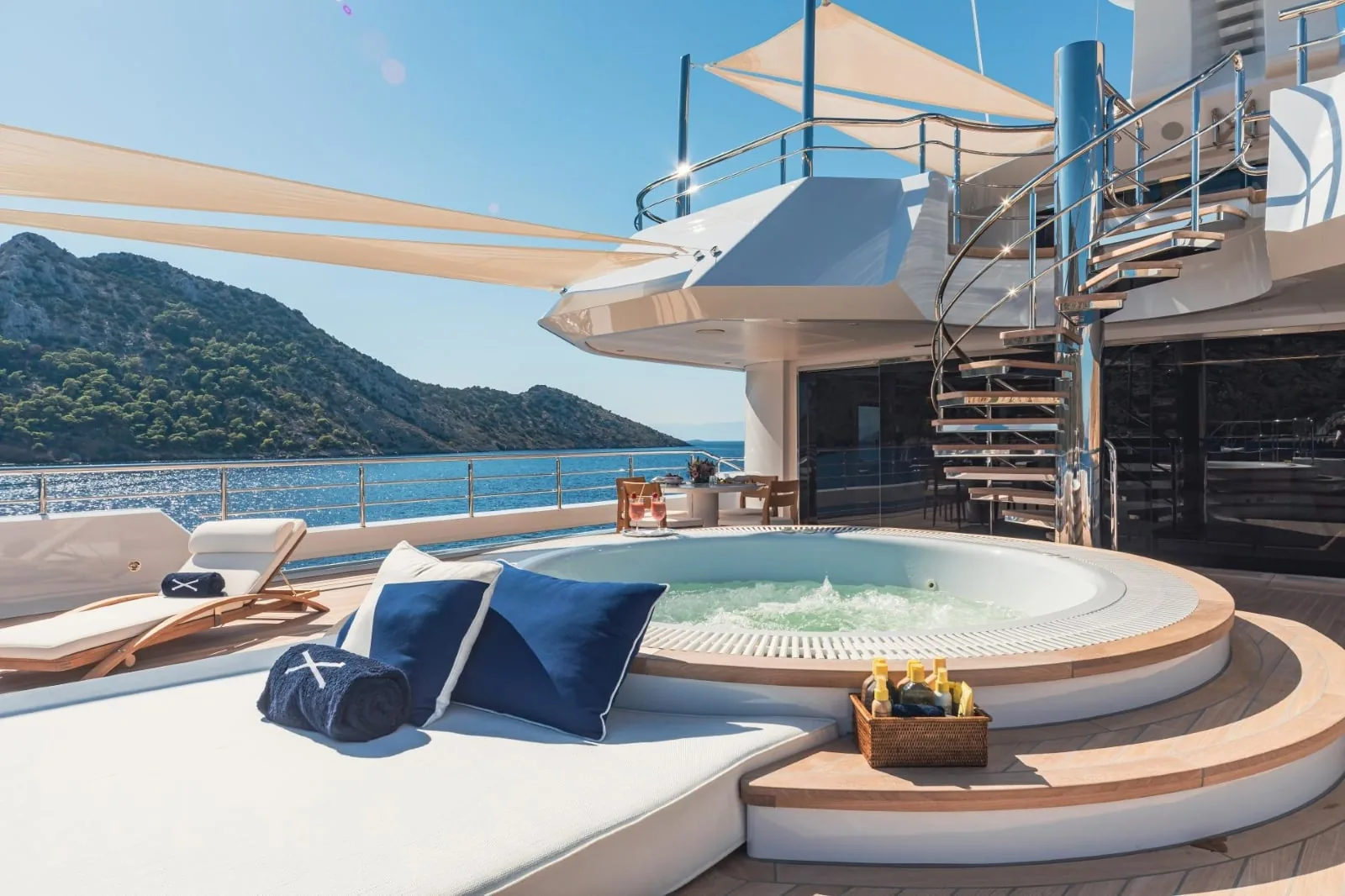 PROJECT X - photo 7 location yacht Cannes